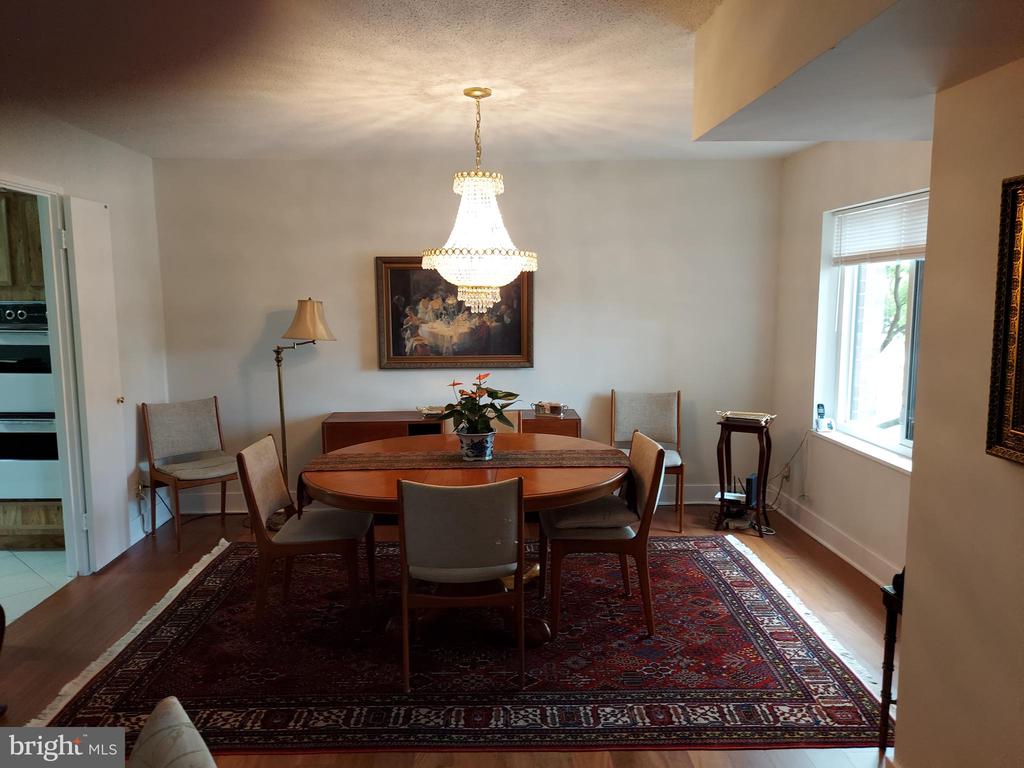 8340 GREENSBORO Unit: 221