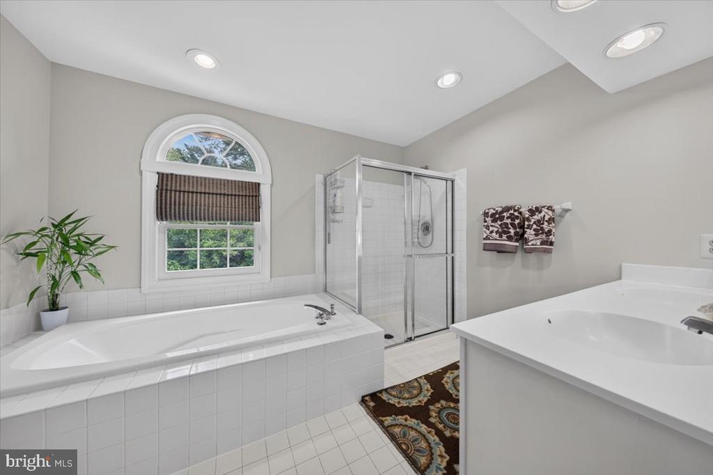 6300 LEE FOREST PATH