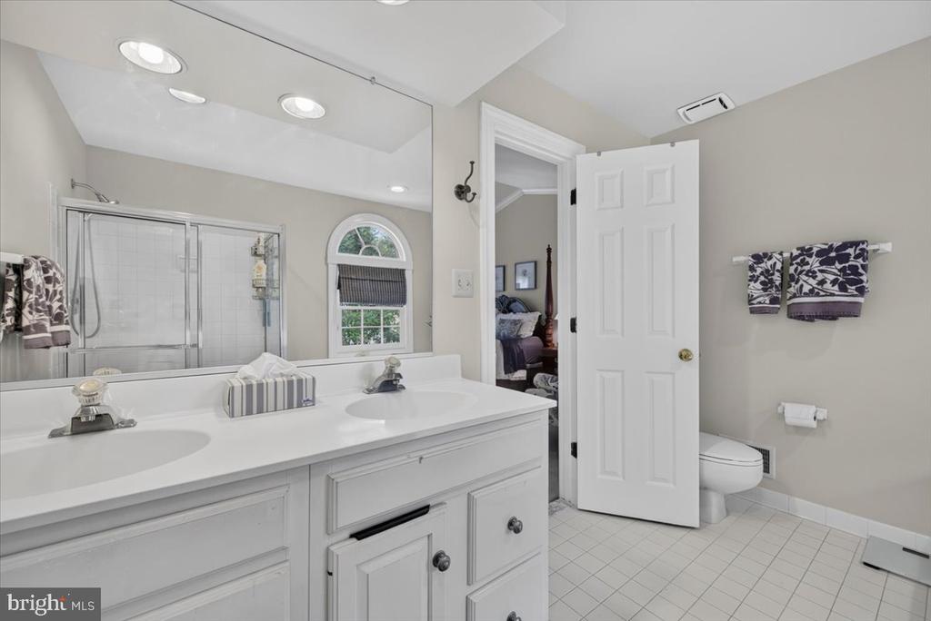 6300 LEE FOREST PATH