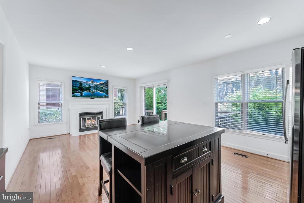 1443 HAMPTON HILL CIRCLE