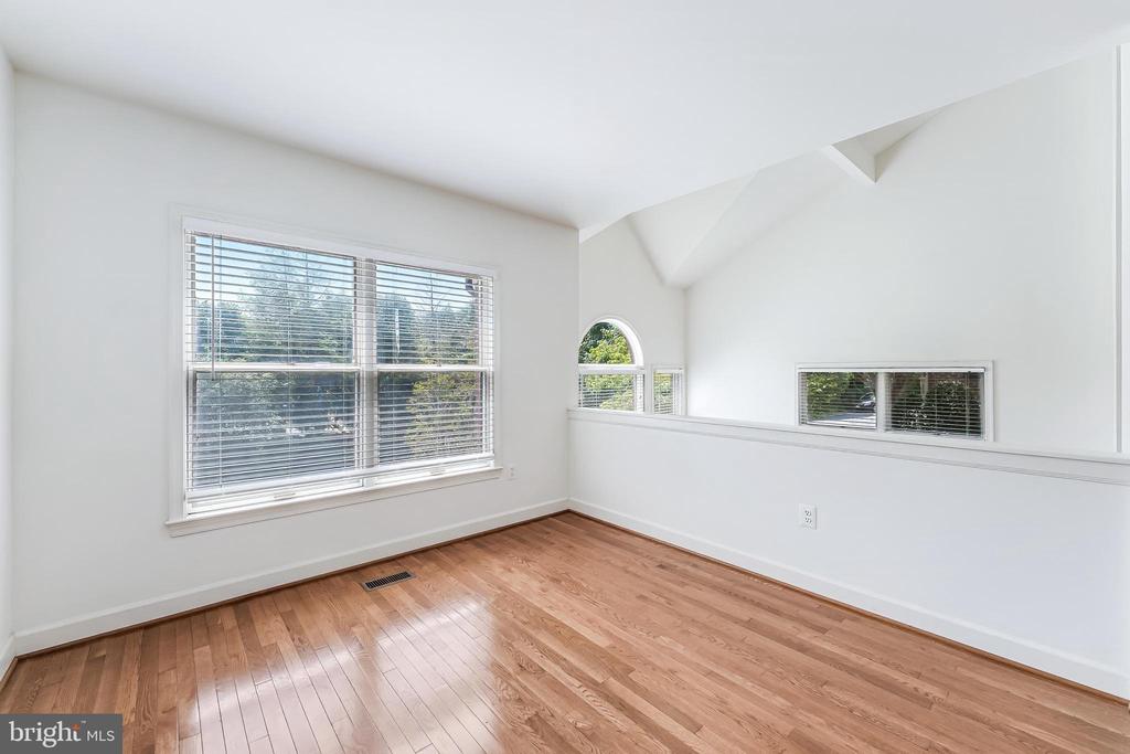 1443 HAMPTON HILL CIRCLE