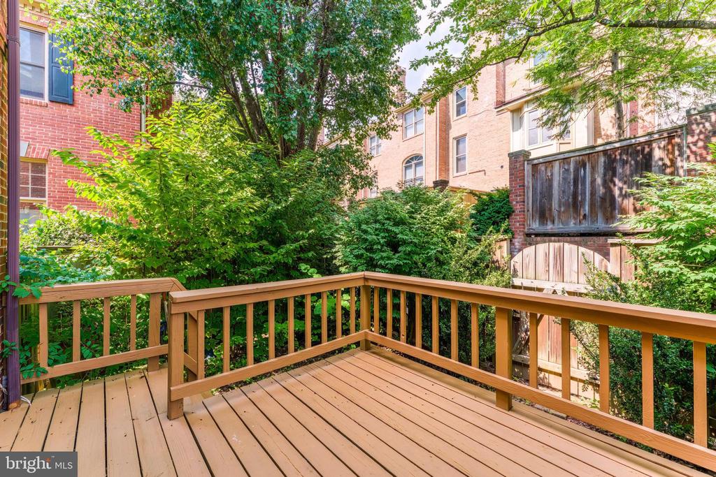 1443 HAMPTON HILL CIRCLE