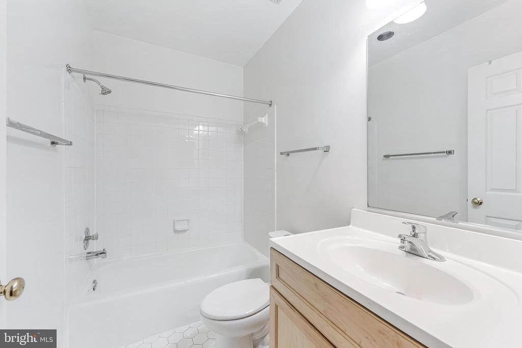 1443 HAMPTON HILL CIRCLE