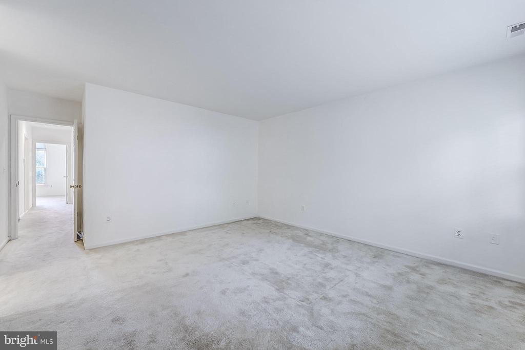 1443 HAMPTON HILL CIRCLE