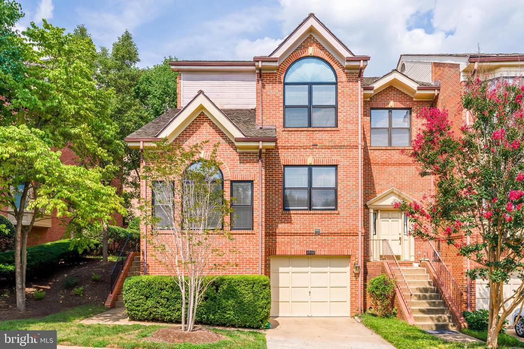 1443 HAMPTON HILL CIRCLE