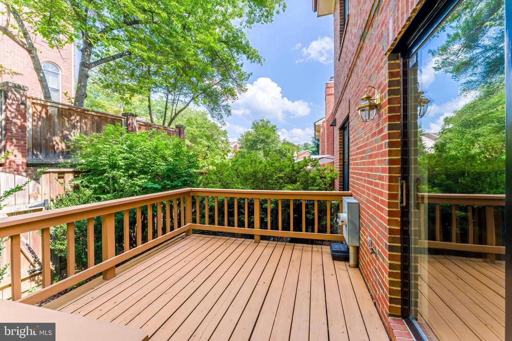 1443 HAMPTON HILL CIRCLE