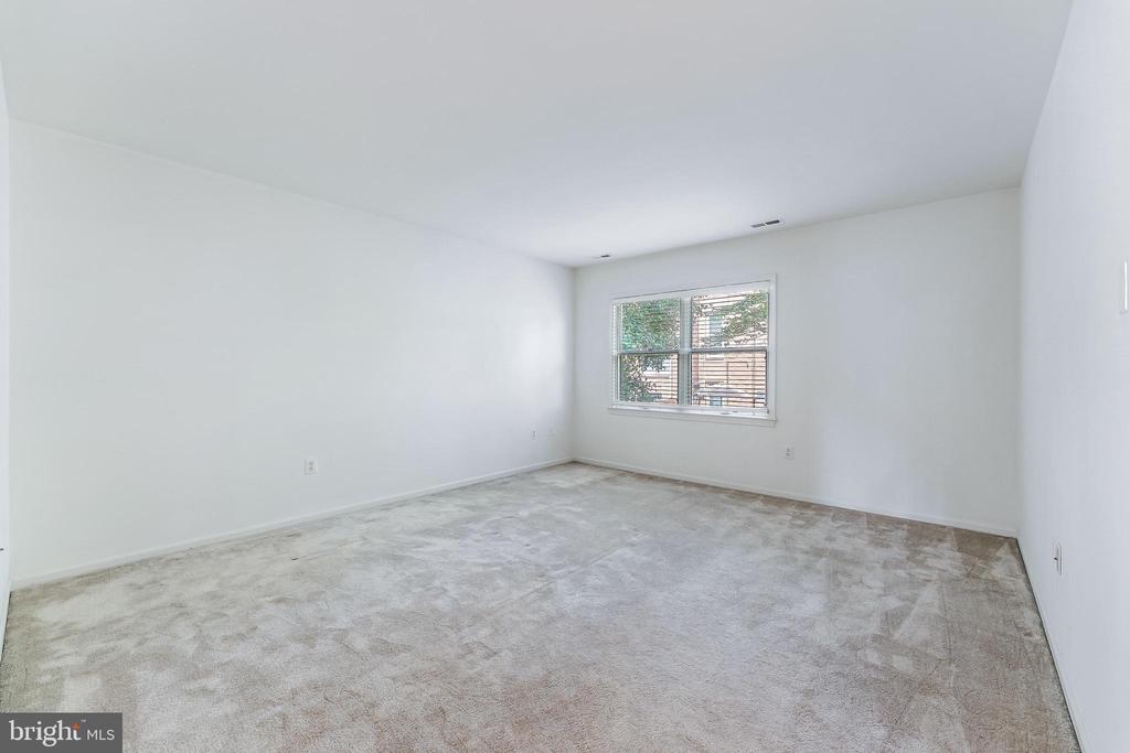 1443 HAMPTON HILL CIRCLE