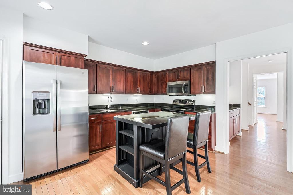 1443 HAMPTON HILL CIRCLE