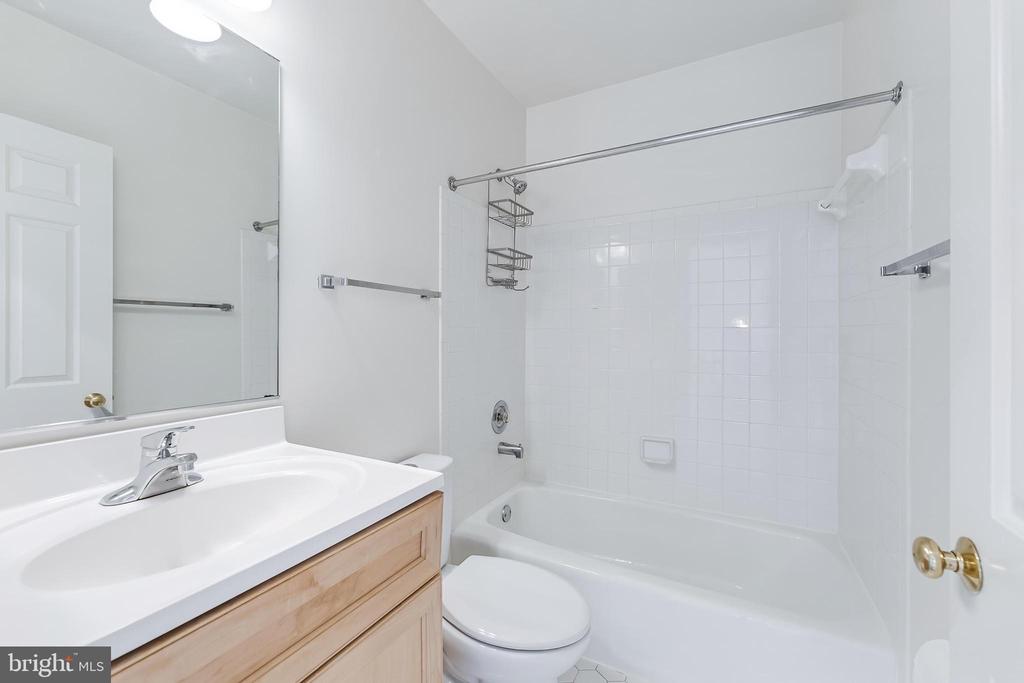 1443 HAMPTON HILL CIRCLE