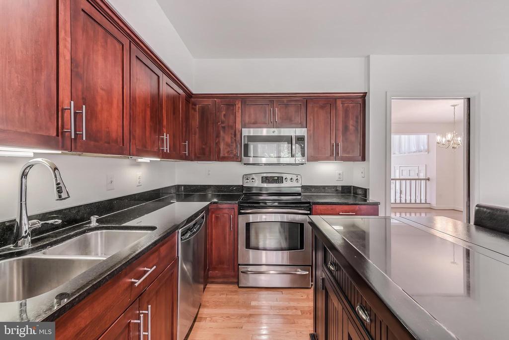 1443 HAMPTON HILL CIRCLE
