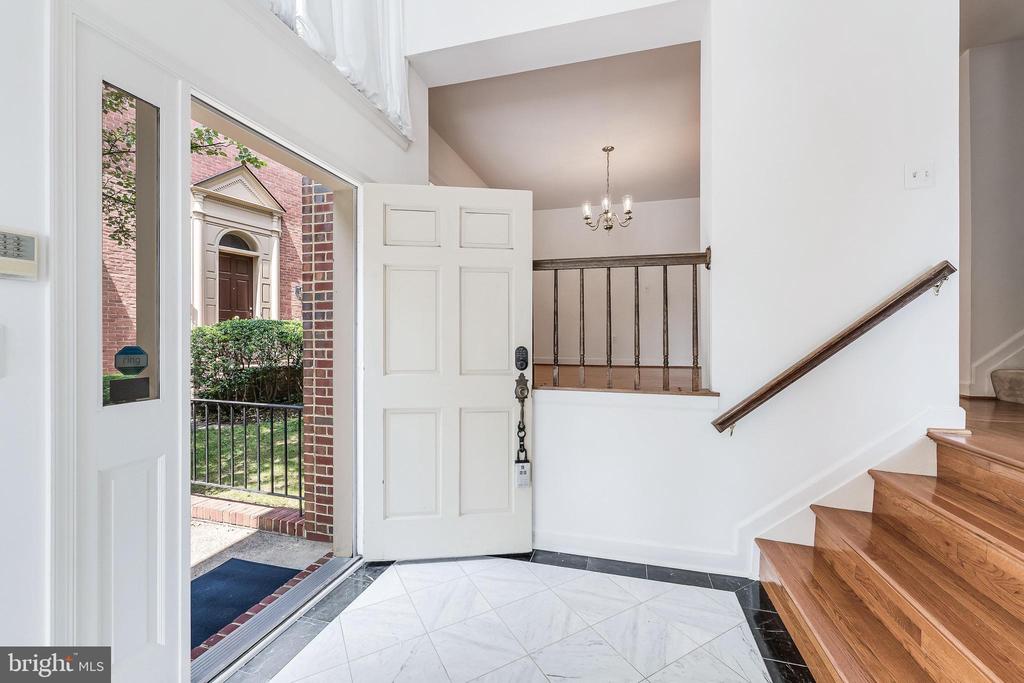1443 HAMPTON HILL CIRCLE