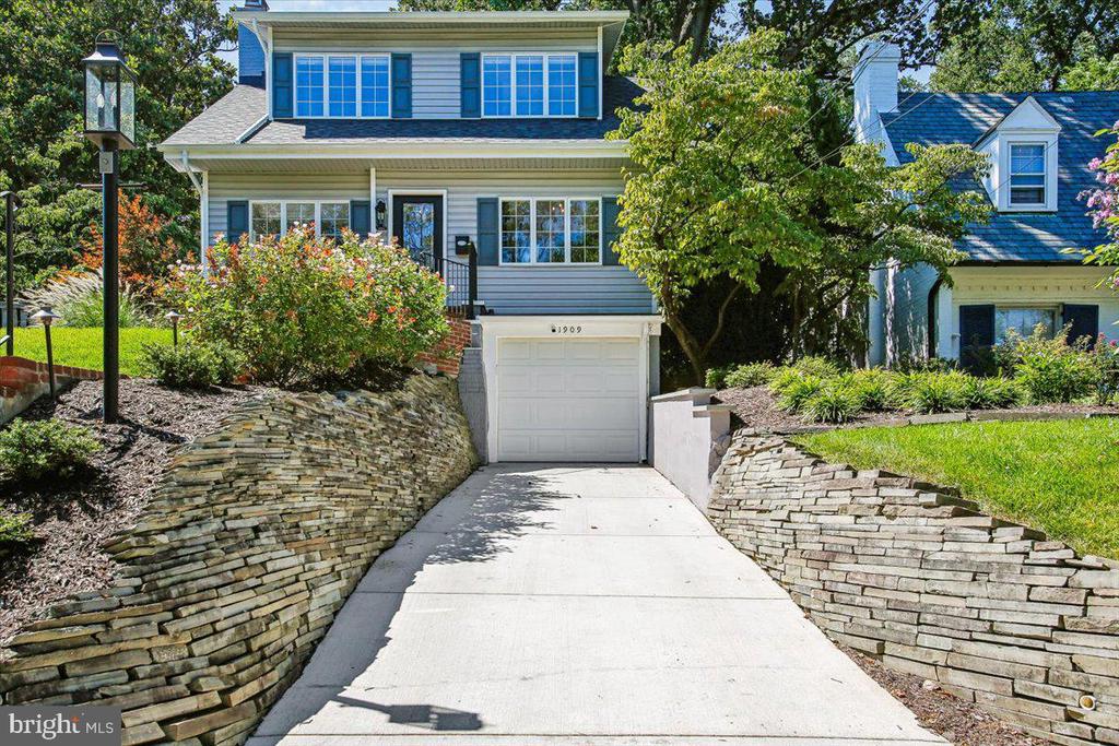 1909 BELFIELD ROAD