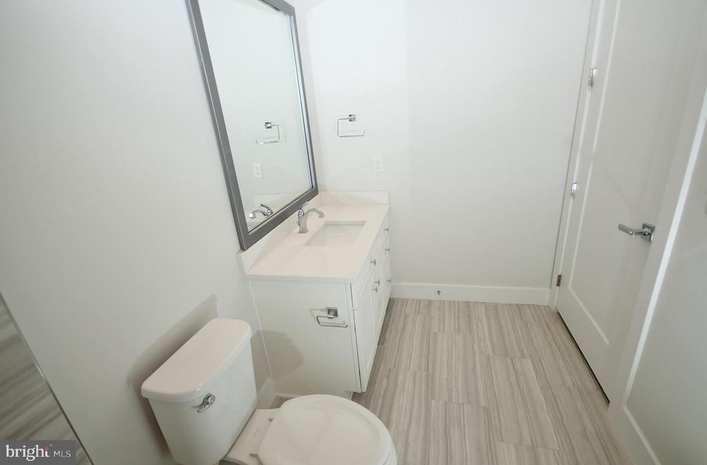 1761 OLD MEADOW ROAD Unit: 119