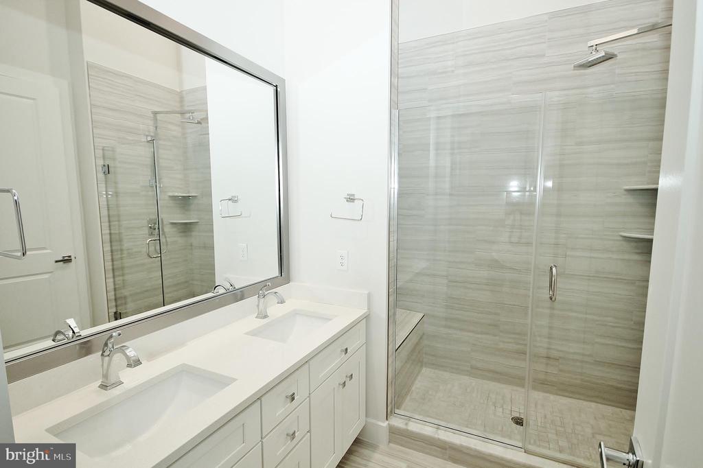 1761 OLD MEADOW ROAD Unit: 119