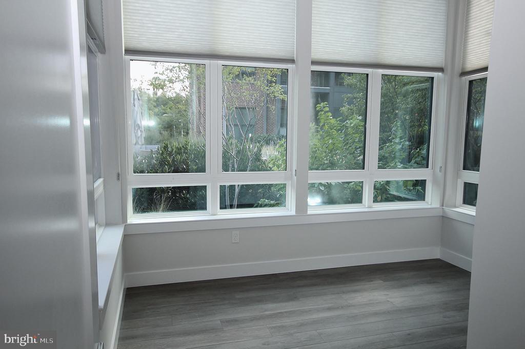 1761 OLD MEADOW ROAD Unit: 119
