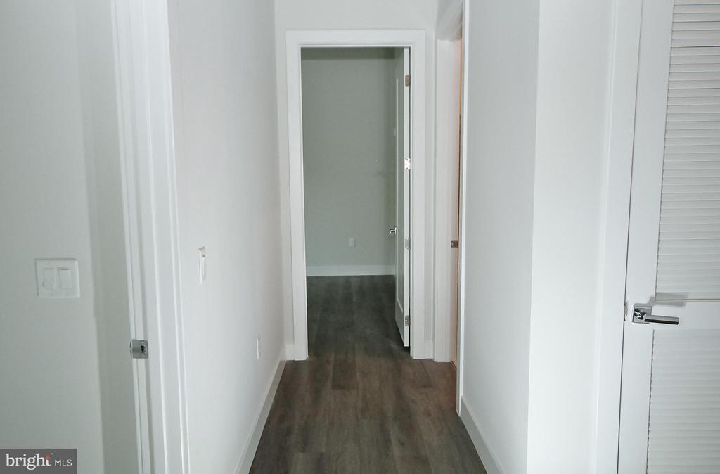 1761 OLD MEADOW ROAD Unit: 119