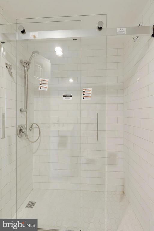 6621 WAKEFIELD DRIVE Unit: 302