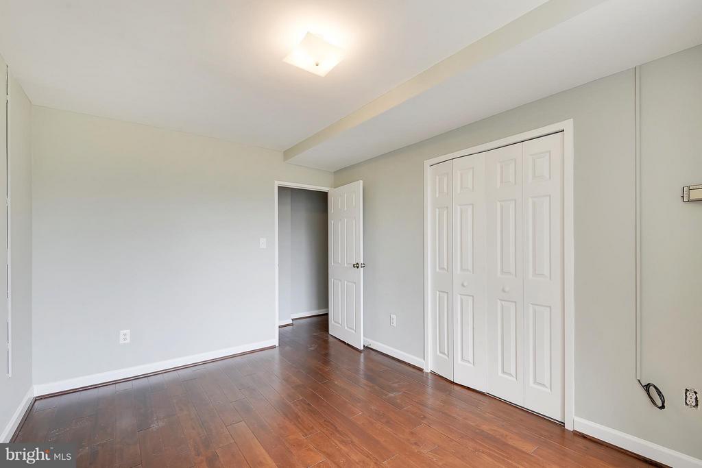 6621 WAKEFIELD DRIVE Unit: 302