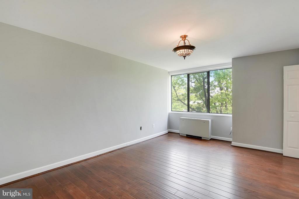 6621 WAKEFIELD DRIVE Unit: 302