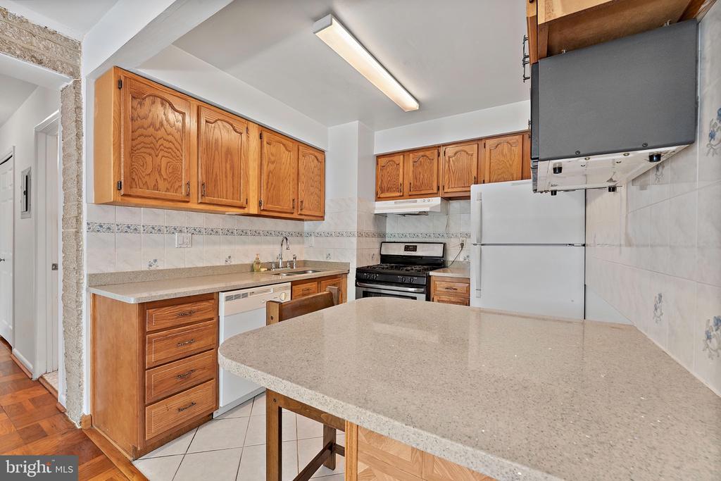 4420 BRIARWOOD COURT N Unit: 25