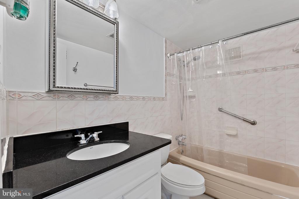 4420 BRIARWOOD COURT N Unit: 25