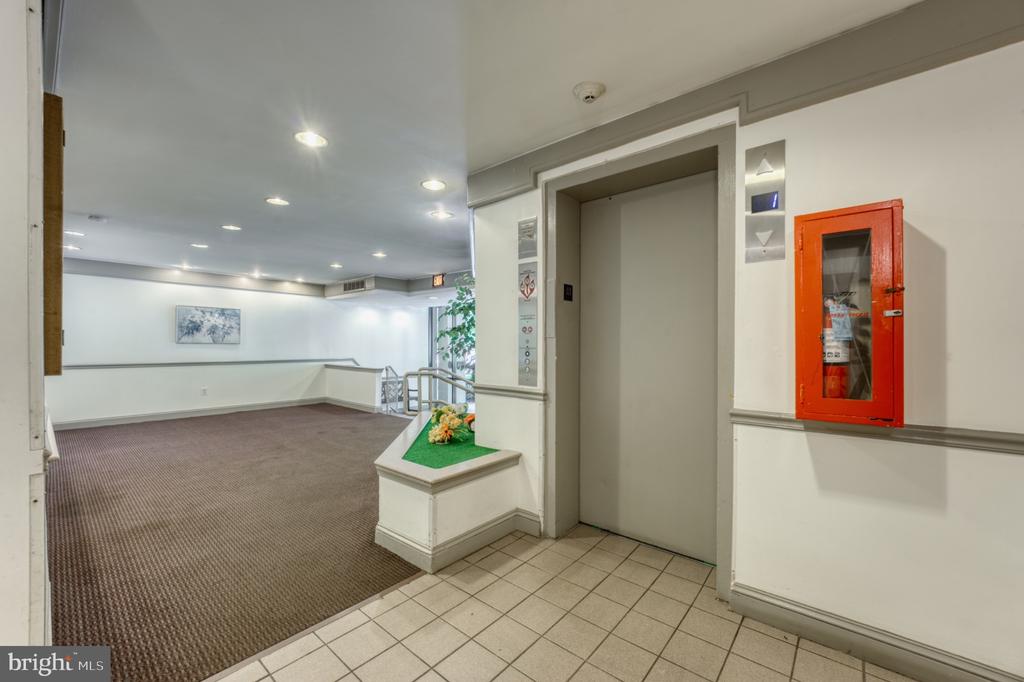 4420 BRIARWOOD COURT N Unit: 25
