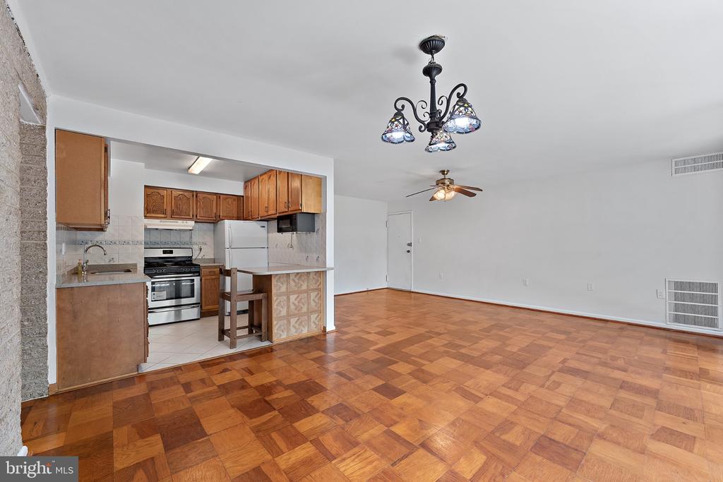 4420 BRIARWOOD COURT N Unit: 25