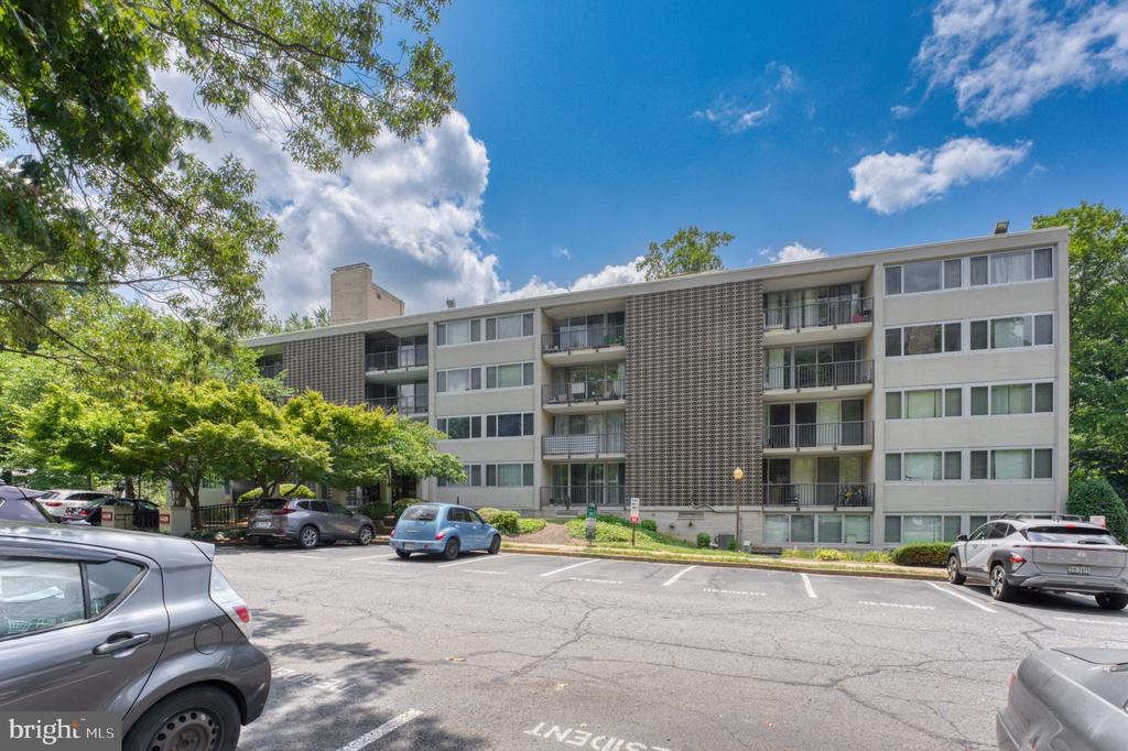 4420 BRIARWOOD COURT N Unit: 25
