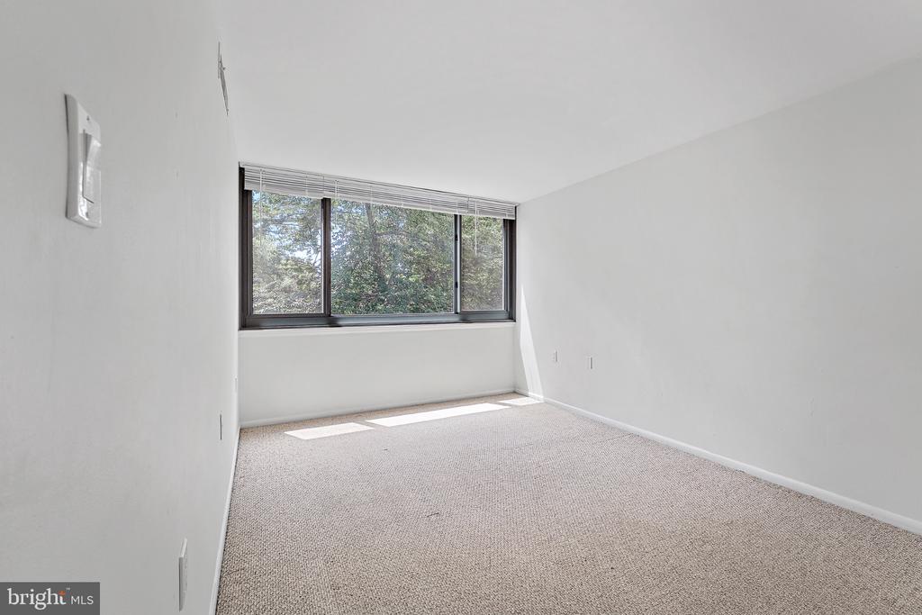 4420 BRIARWOOD COURT N Unit: 25