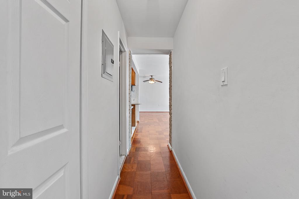 4420 BRIARWOOD COURT N Unit: 25