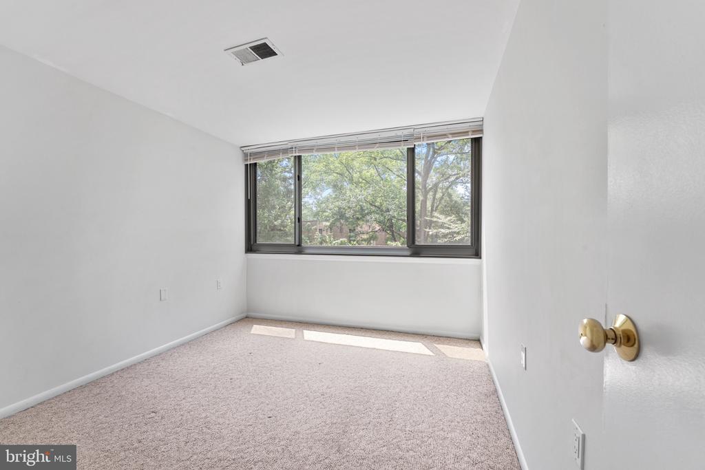 4420 BRIARWOOD COURT N Unit: 25
