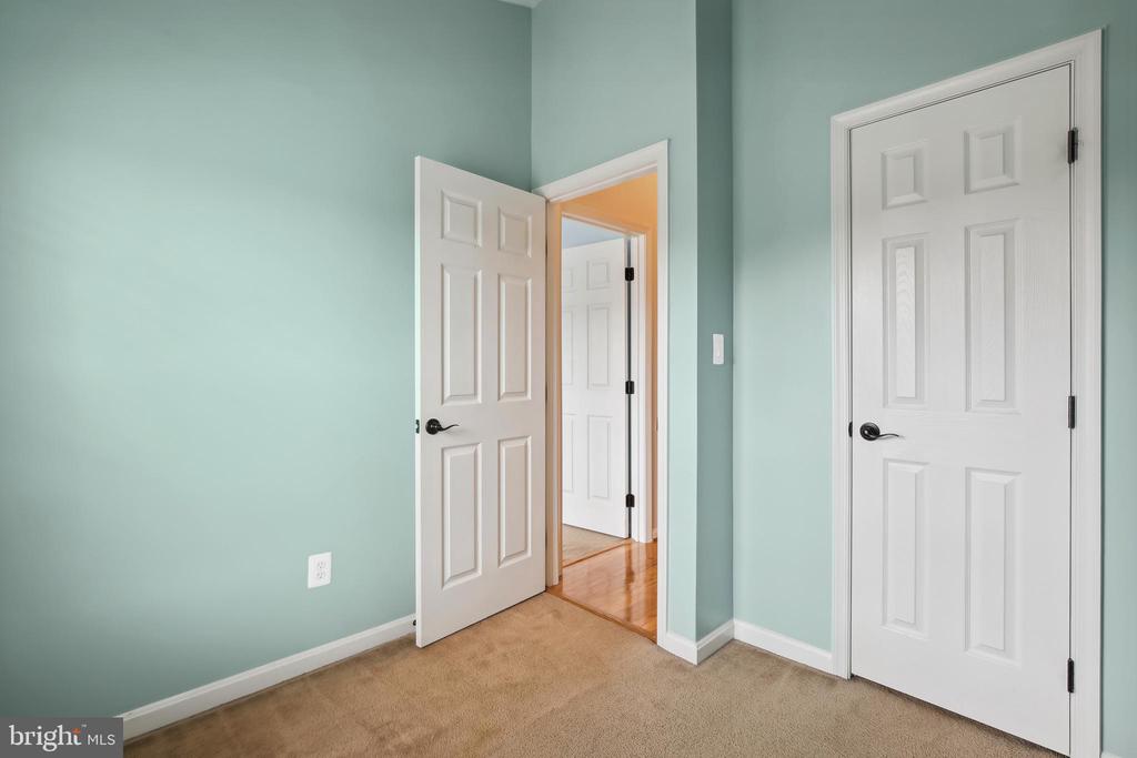 5502 SACRAMENTO MEWS PLACE