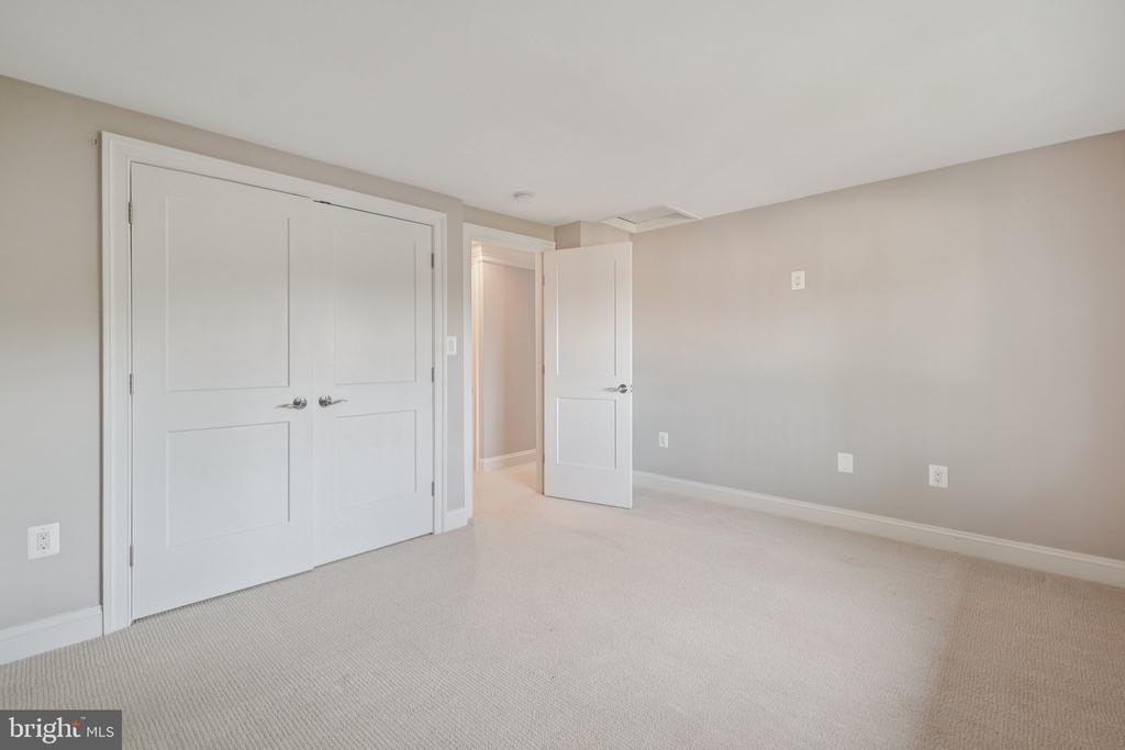 4339 STREAM BED WAY