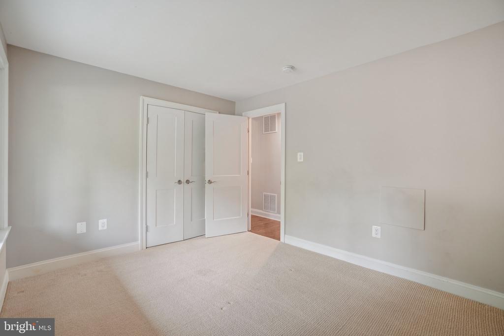 4339 STREAM BED WAY