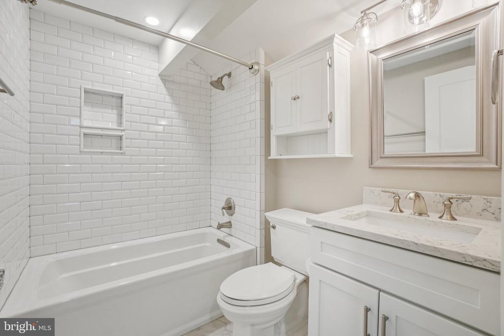 4339 STREAM BED WAY