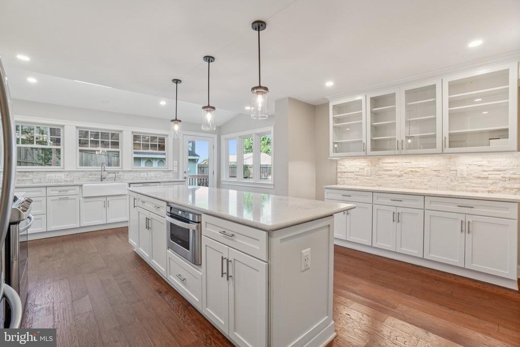 4339 STREAM BED WAY