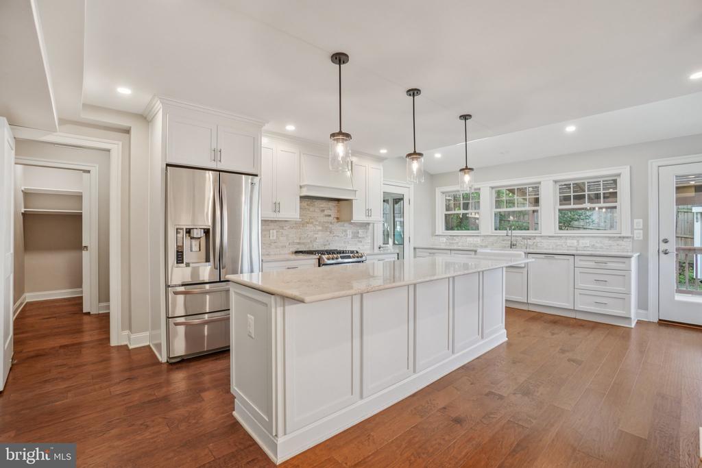 4339 STREAM BED WAY
