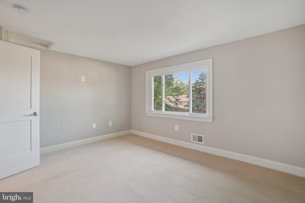 4339 STREAM BED WAY