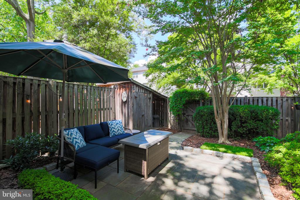 6566 YADKIN COURT