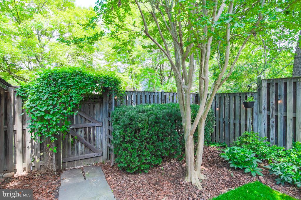 6566 YADKIN COURT