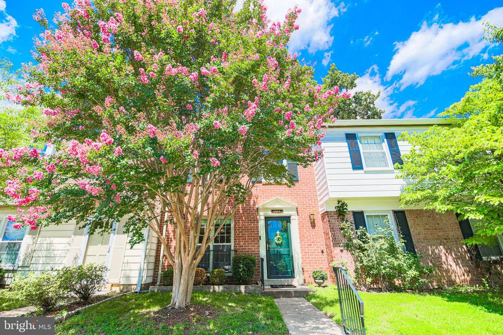 6566 YADKIN COURT