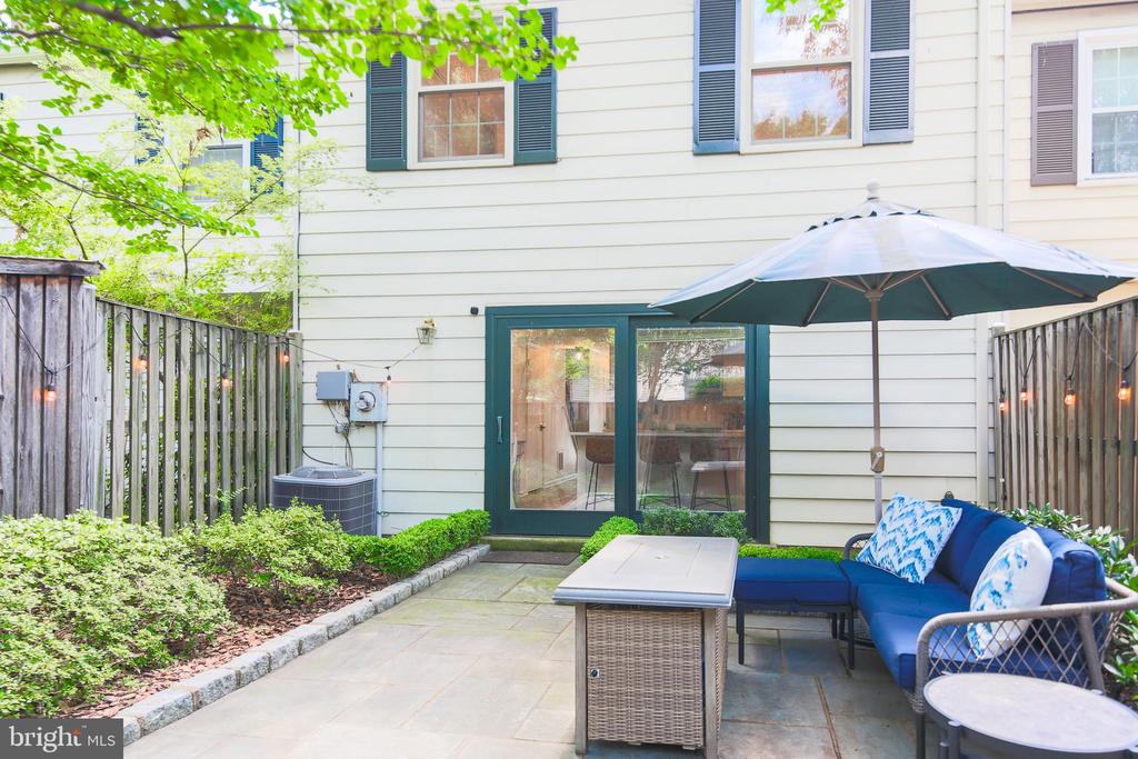6566 YADKIN COURT