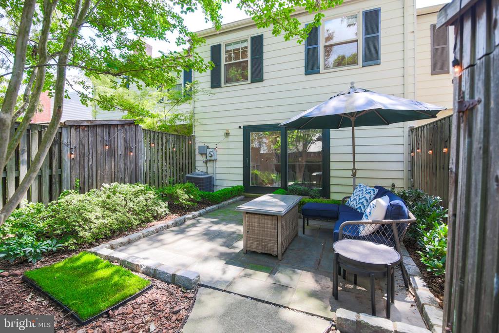6566 YADKIN COURT