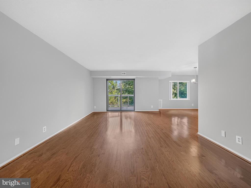 8350 GREENSBORO DRIVE Unit: 422