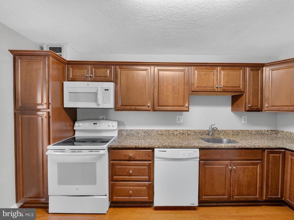 8350 GREENSBORO DRIVE Unit: 422