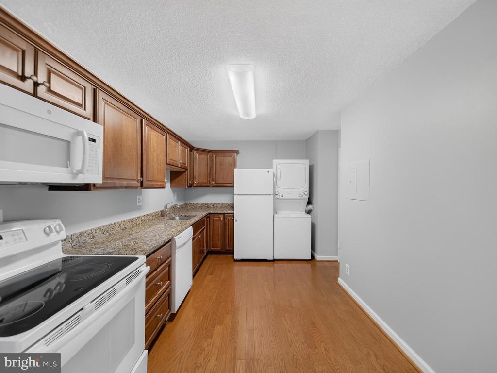 8350 GREENSBORO DRIVE Unit: 422