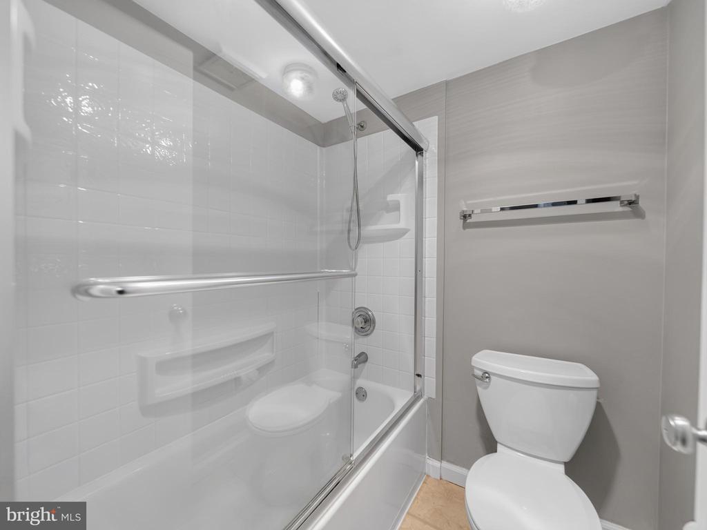 8350 GREENSBORO DRIVE Unit: 422