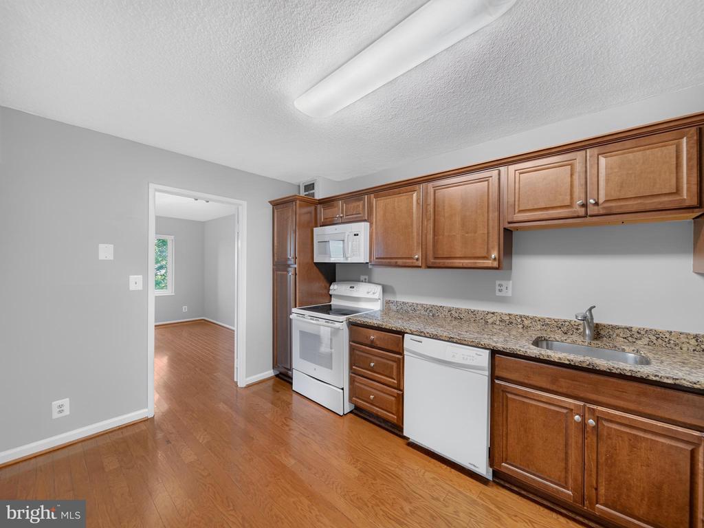 8350 GREENSBORO DRIVE Unit: 422
