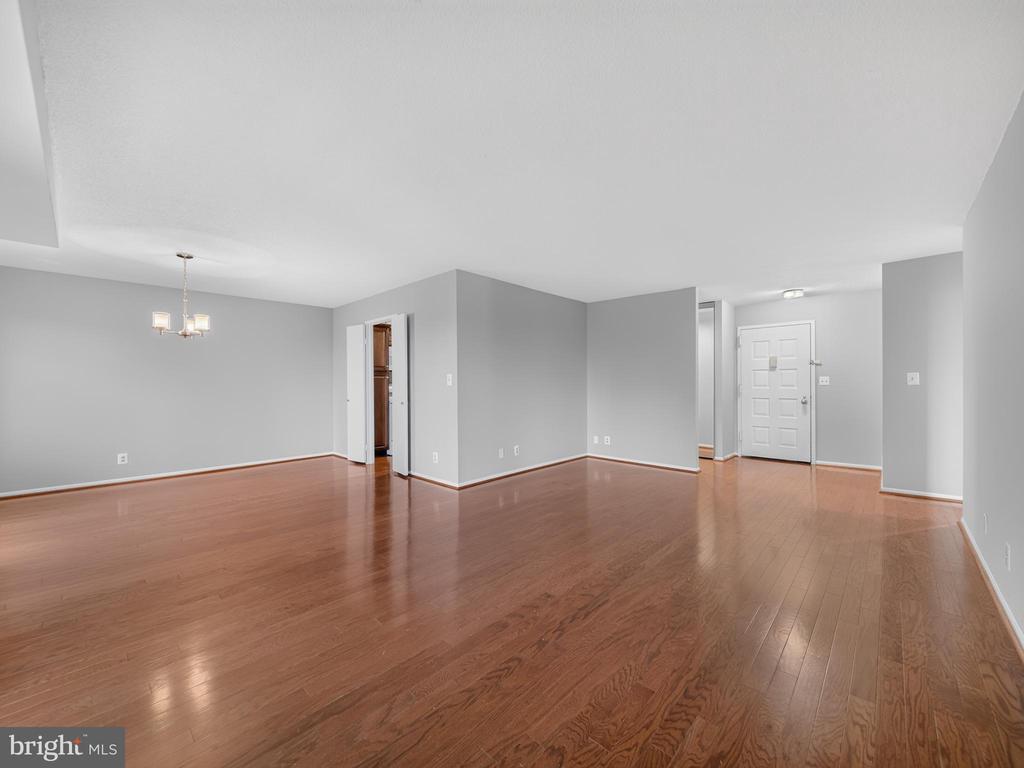 8350 GREENSBORO DRIVE Unit: 422