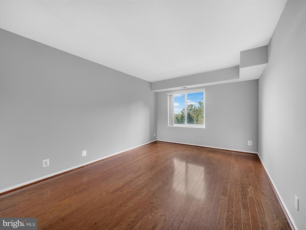 8350 GREENSBORO DRIVE Unit: 422